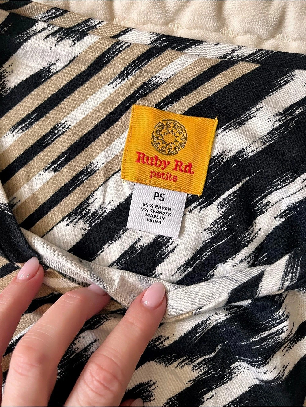 Ruby Rd. Abstract Print Tunic Black & White Size PS - Picture 3 of 3
